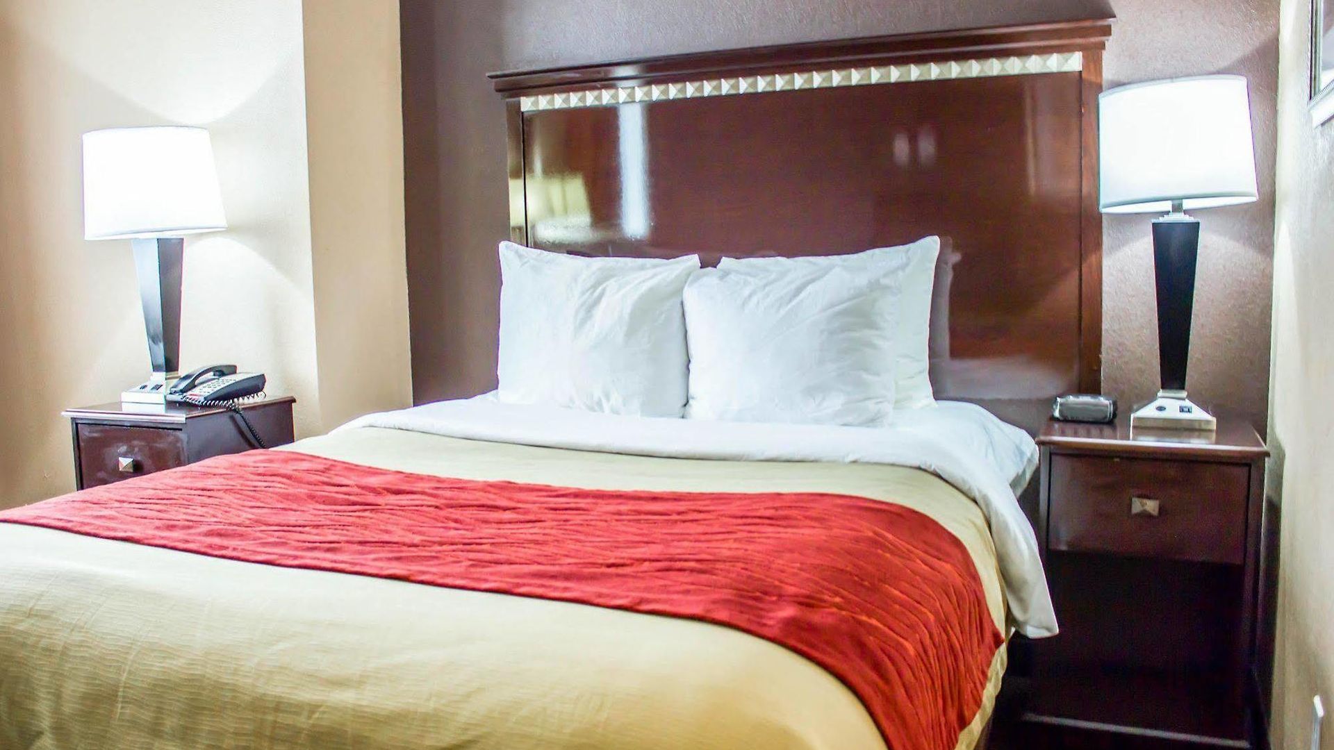 Travelodge By Wyndham Queens 3*