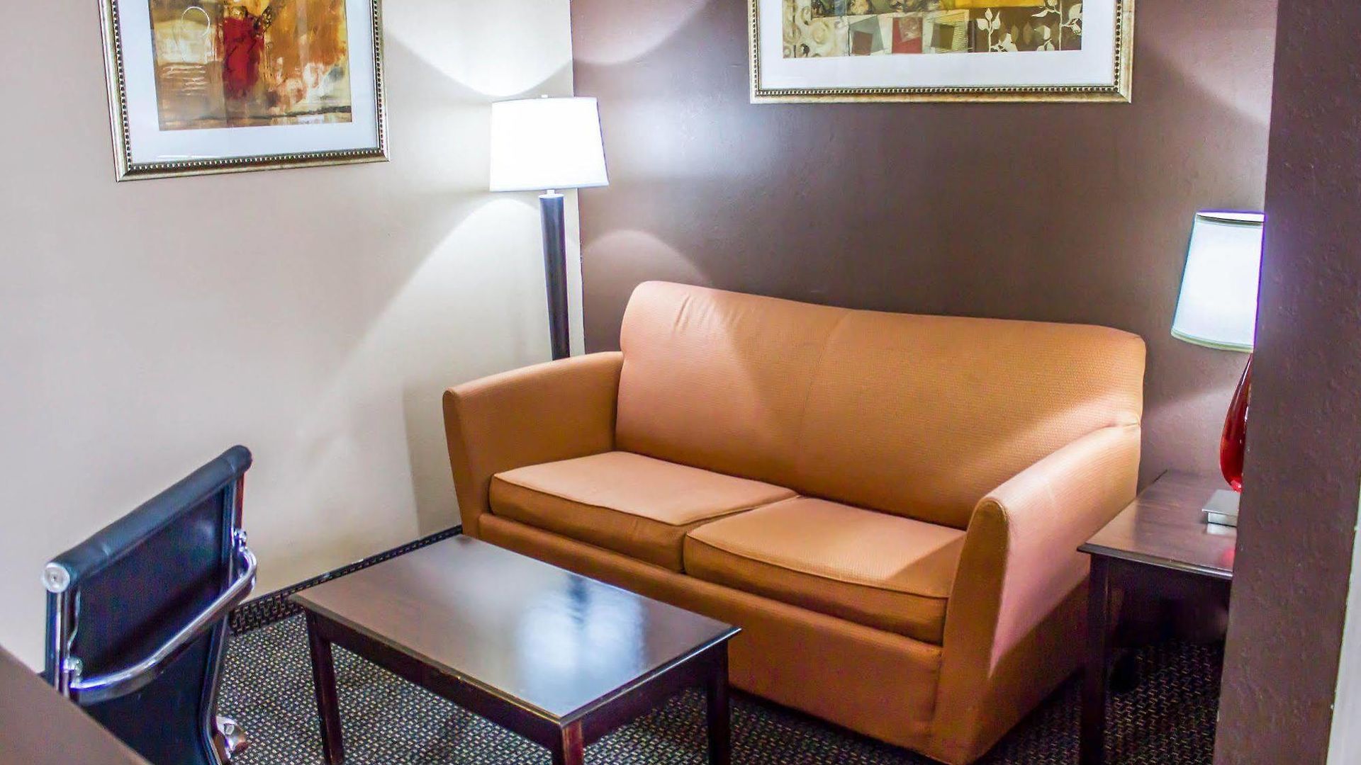 Travelodge By Wyndham Queens Hotel