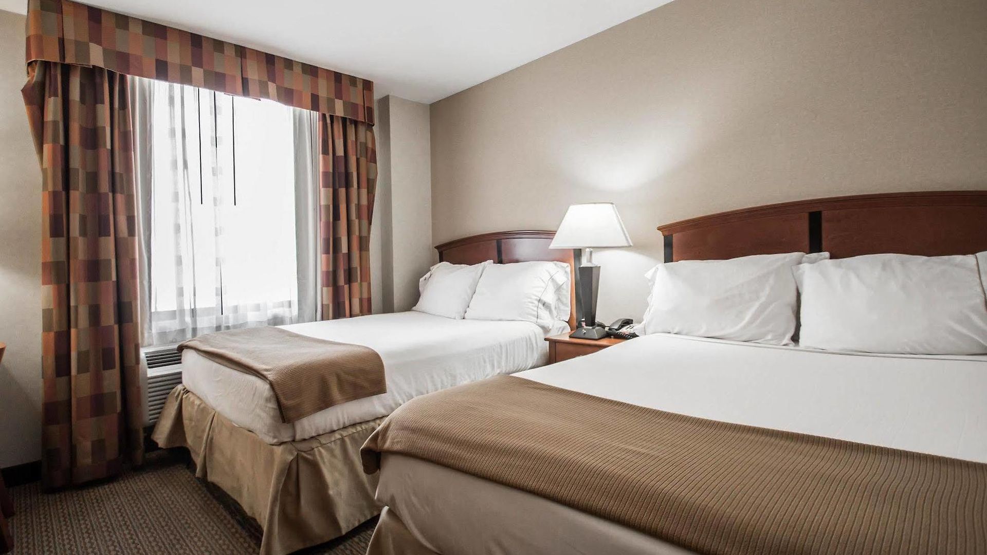 Red Lion And Brooklyn Hotel 3*
