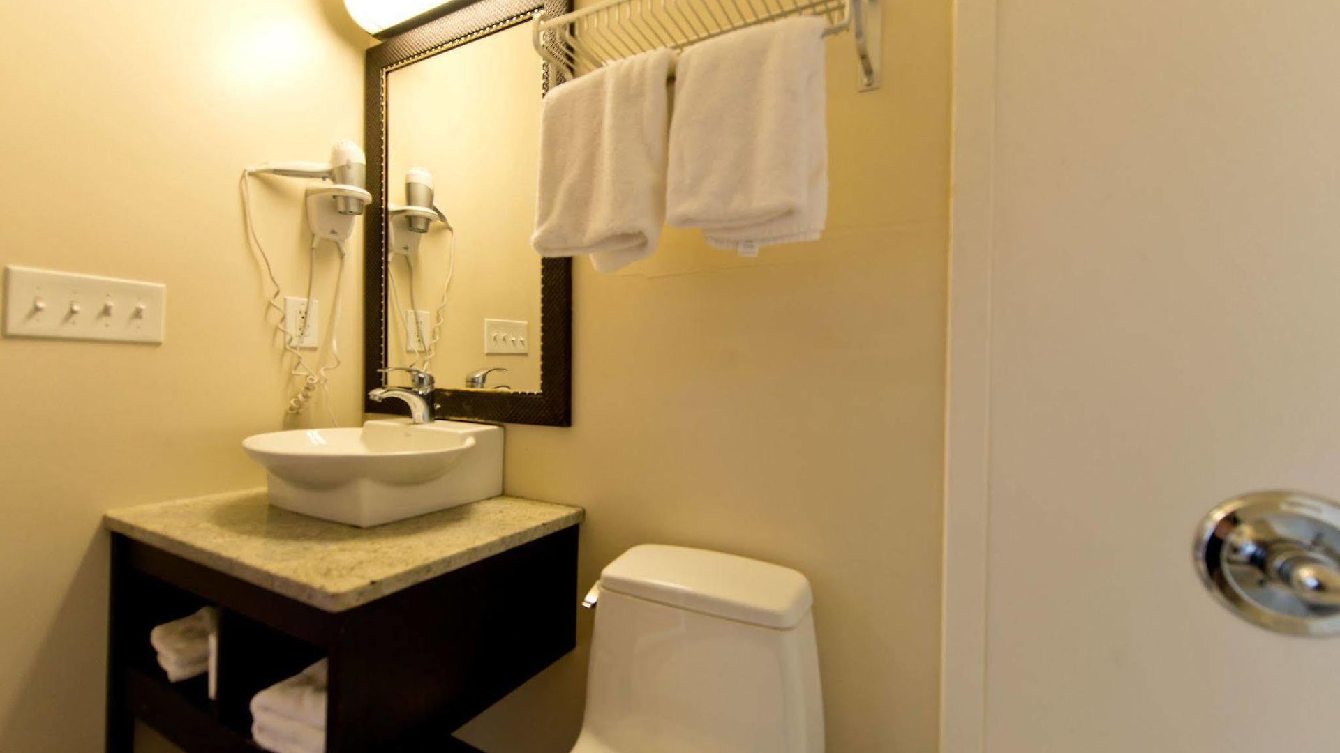 Hotel Red Roof Inn Flushing Hotel 2*