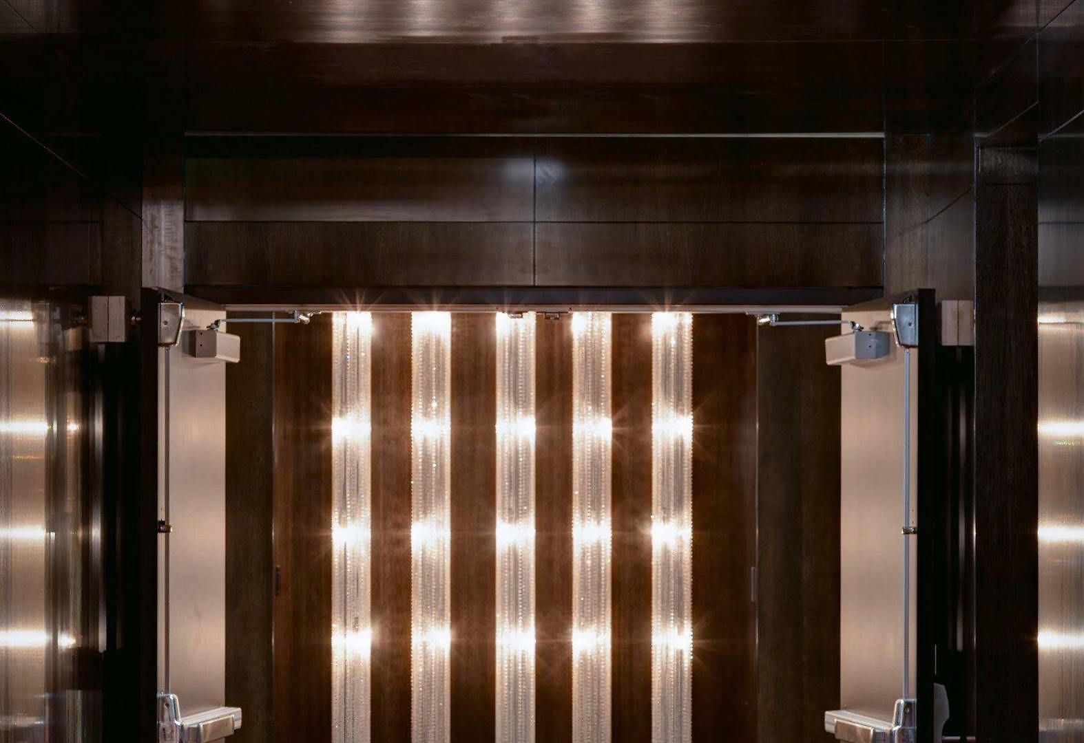 Marriott East Side Hotel 4*