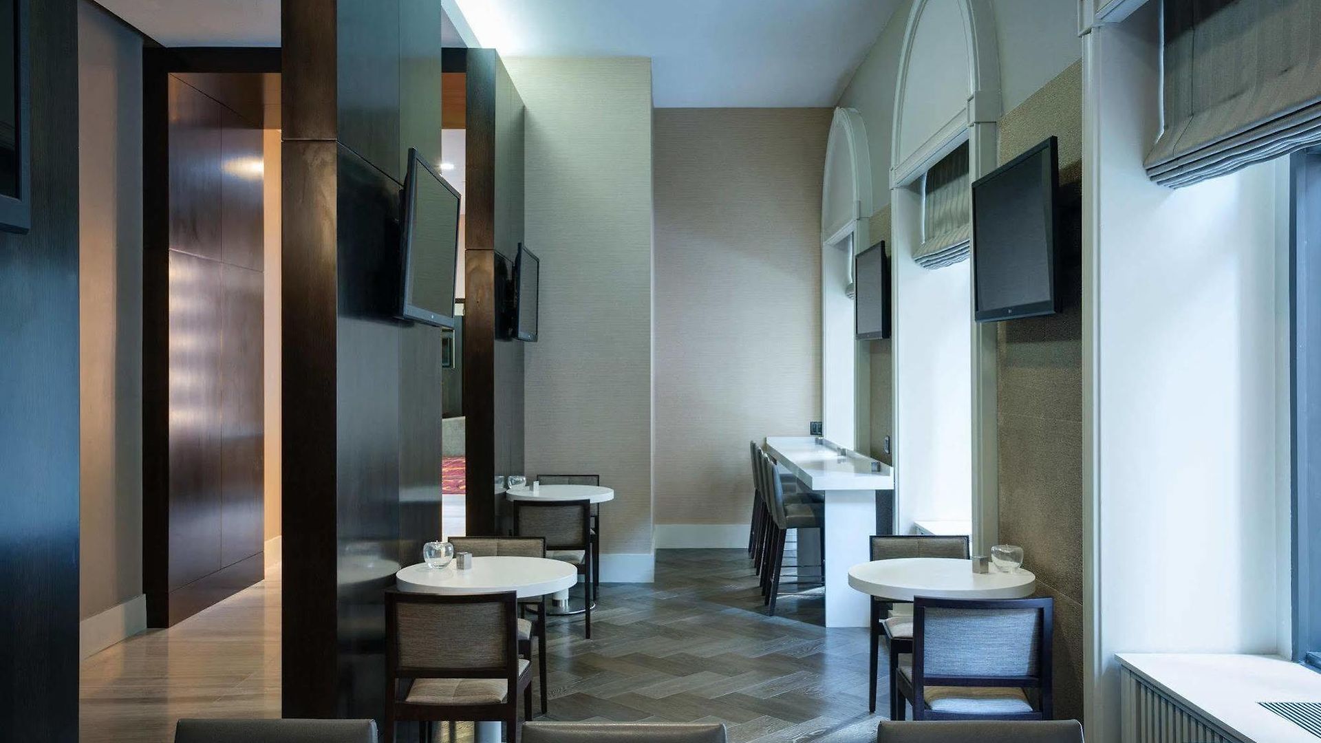 Marriott East Side Hotel New York