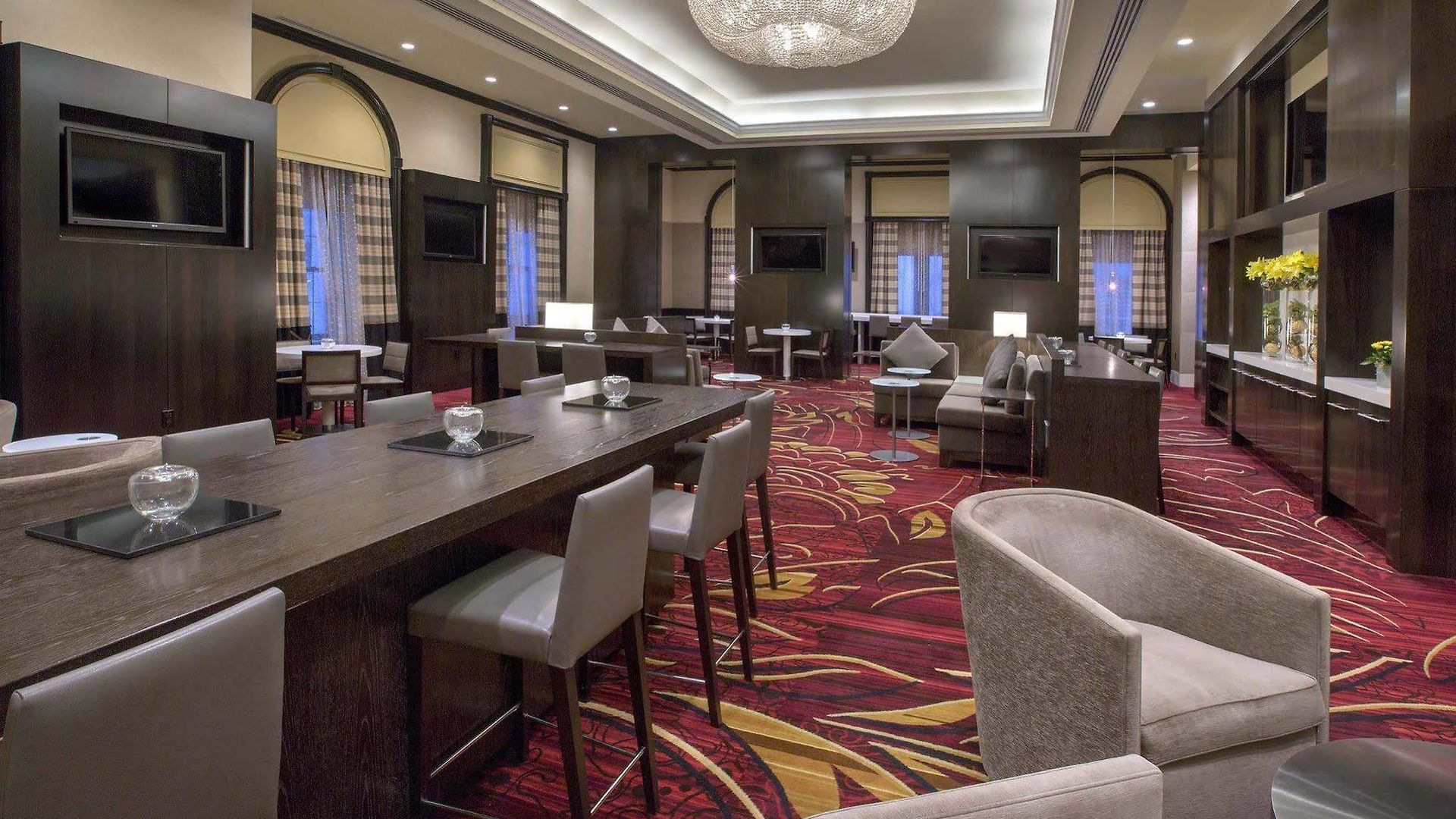 Marriott East Side Hotel 4*