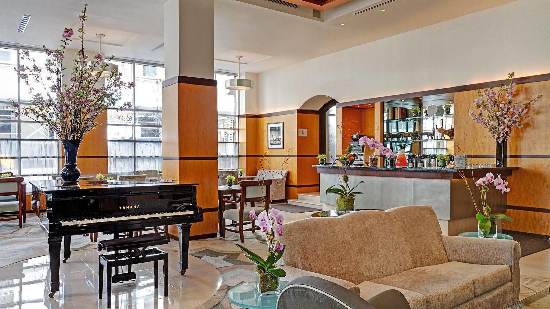 Giraffe By Library Collection Hotel 4*