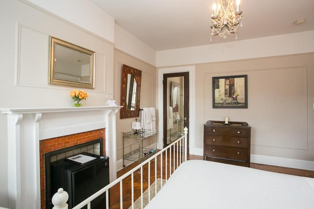 Lefferts Manor 3*