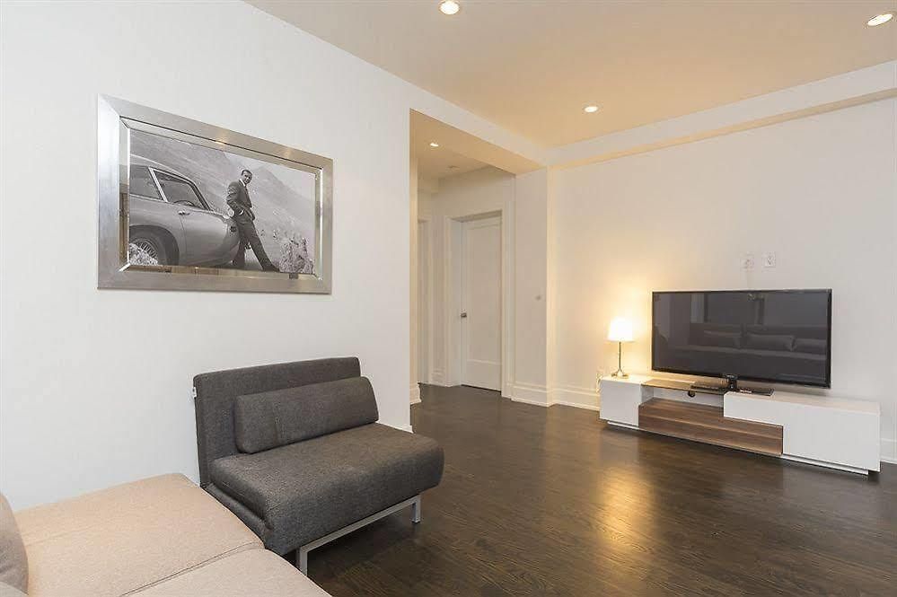 5th Ave Apartment *