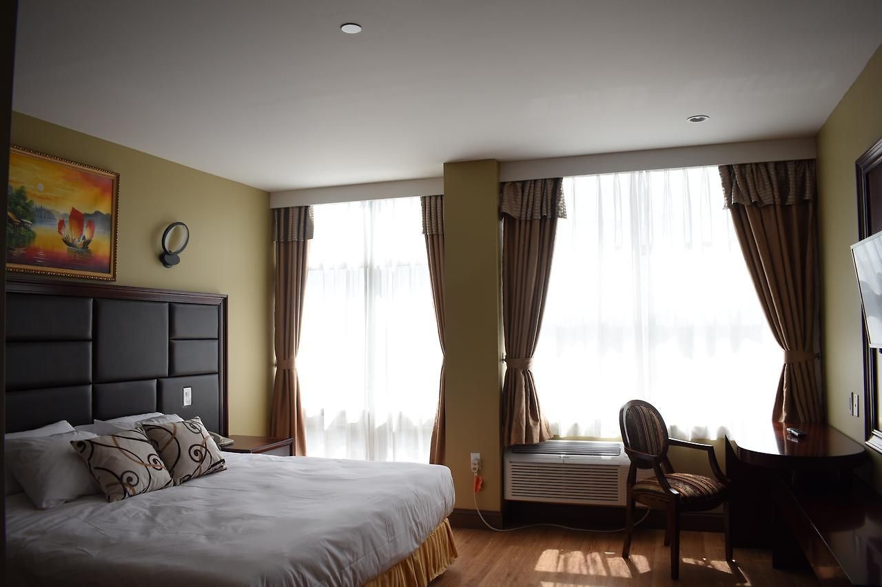 The Queens Hotel 2*