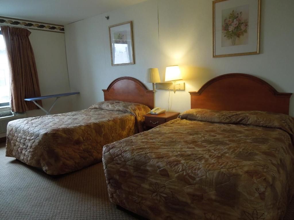 Red Carpet Brooklyn Motel 2*