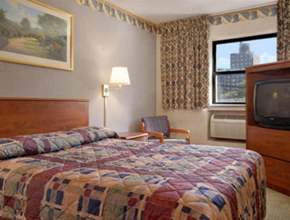 Super 8 By Wyndham Long Island Lga Hotel New York