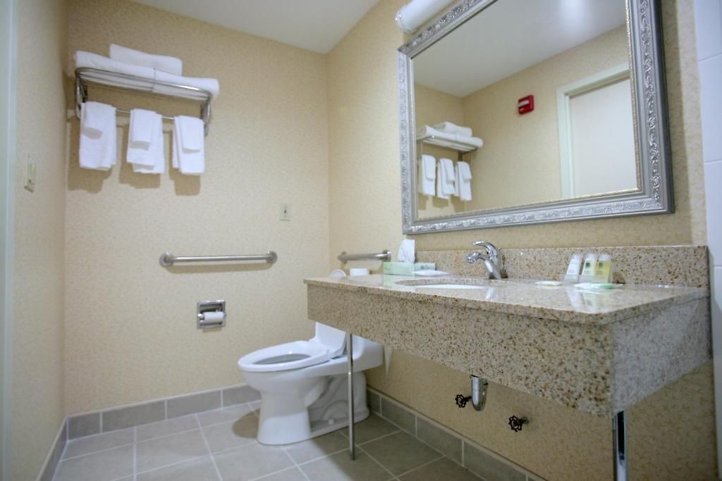 - Laguardia Airport 3* New York