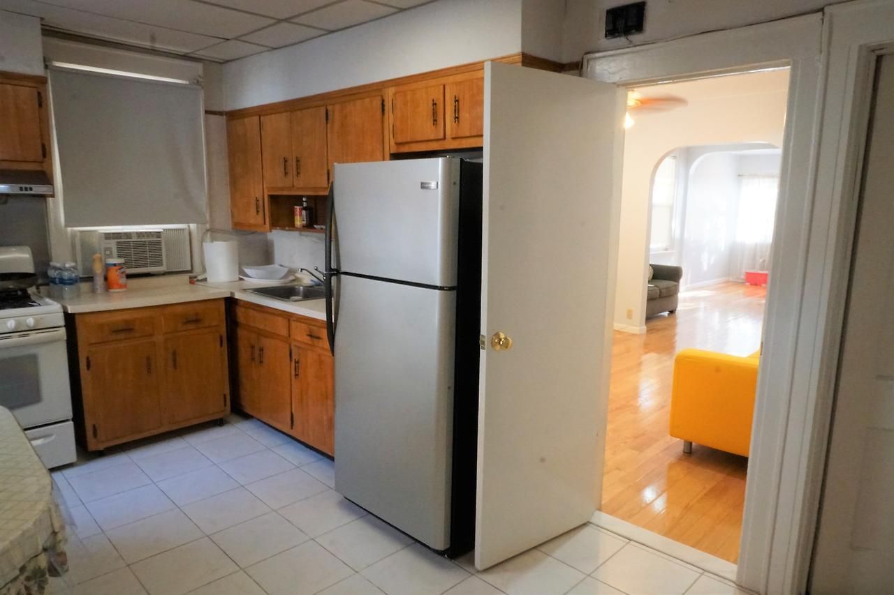 Guest house 2 Floors Entire House 30 Min To Manhattan-sleep 10 *