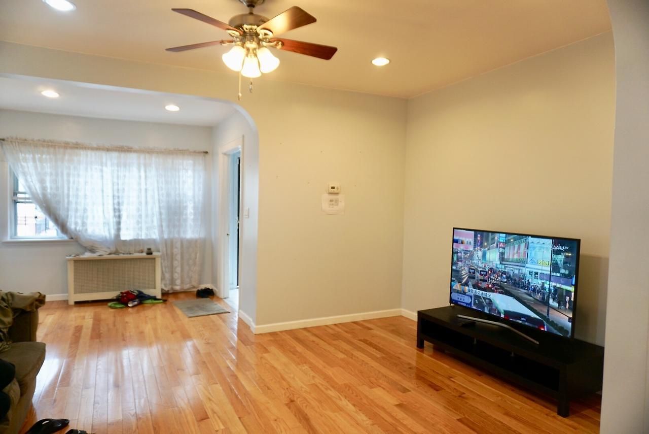 2 Floors Entire House 30 Min To Manhattan-sleep 10 Guest house New York