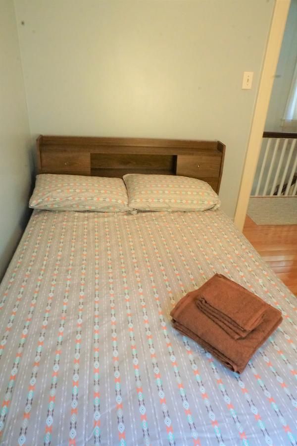 Guest house 2 Floors Entire House 30 Min To Manhattan-sleep 10 *