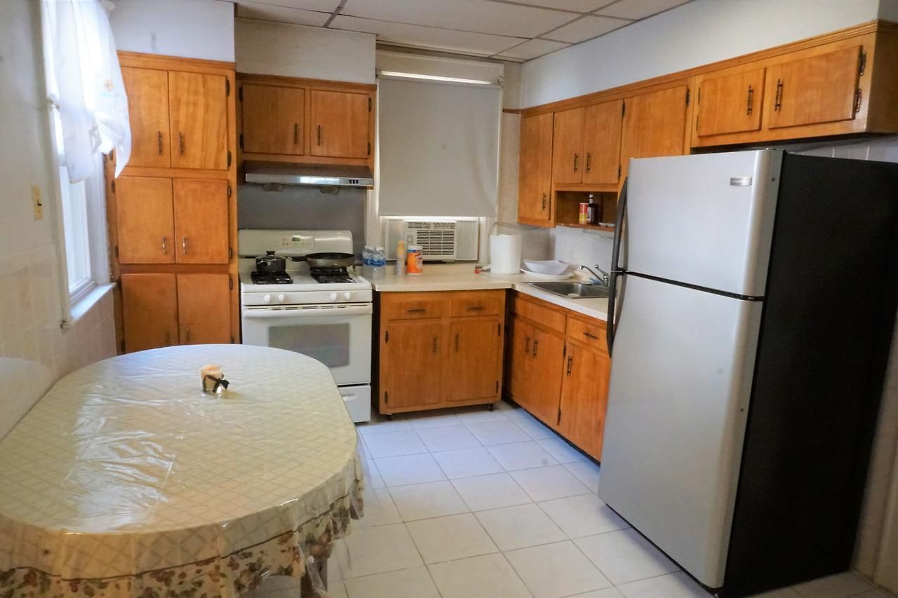 2 Floors Entire House 30 Min To Manhattan-sleep 10 Guest house *
