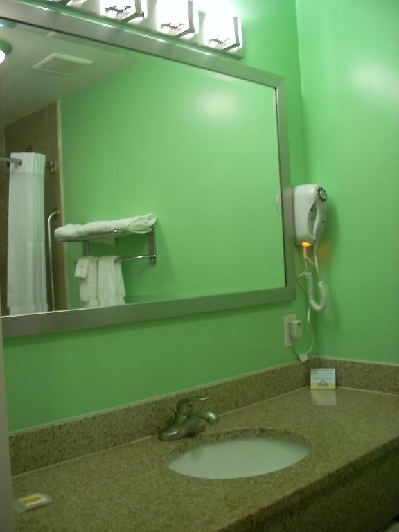 Days & By Wyndham Ozone Park/jfk Airport Hotel 2*