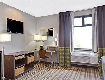Super 8 By Wyndham Jamaica North Conduit Hotel New York
