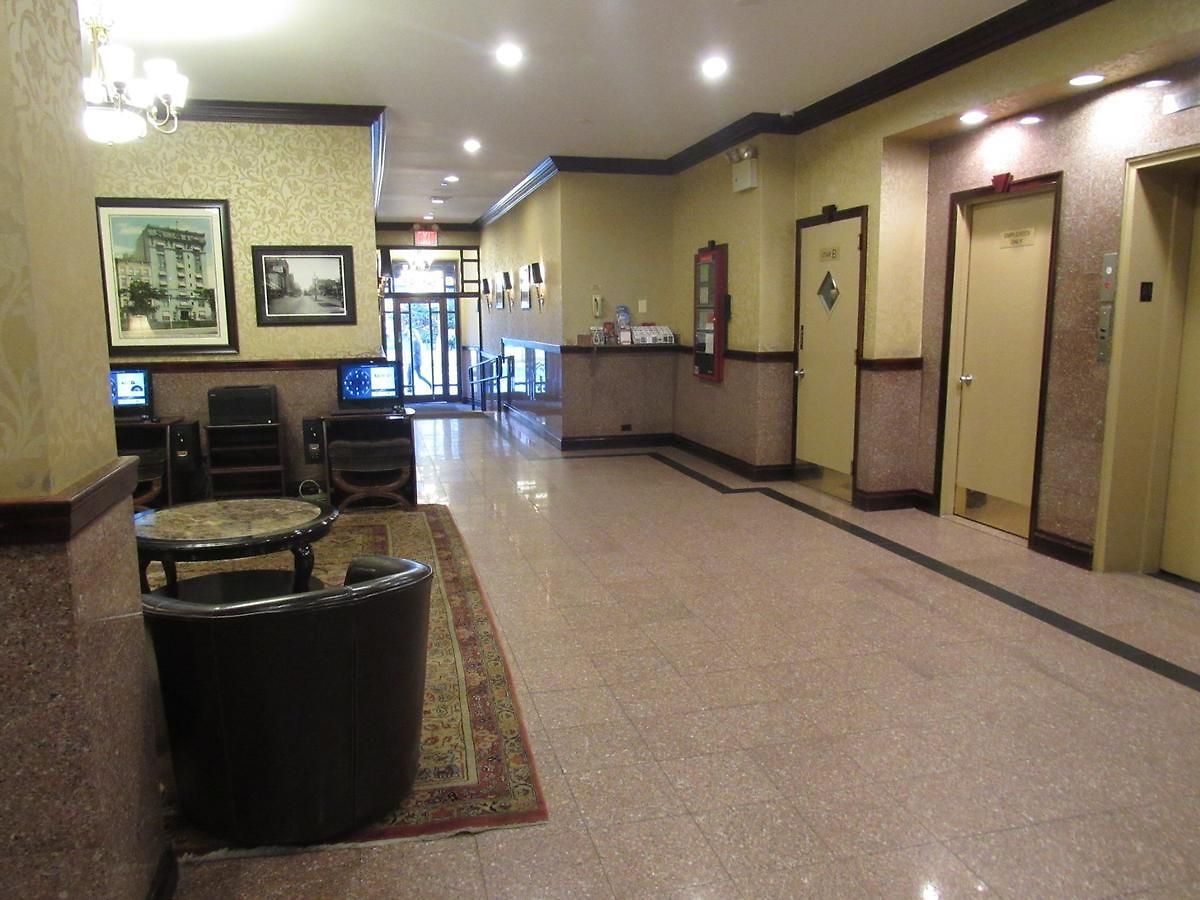Hotel Newton 3*