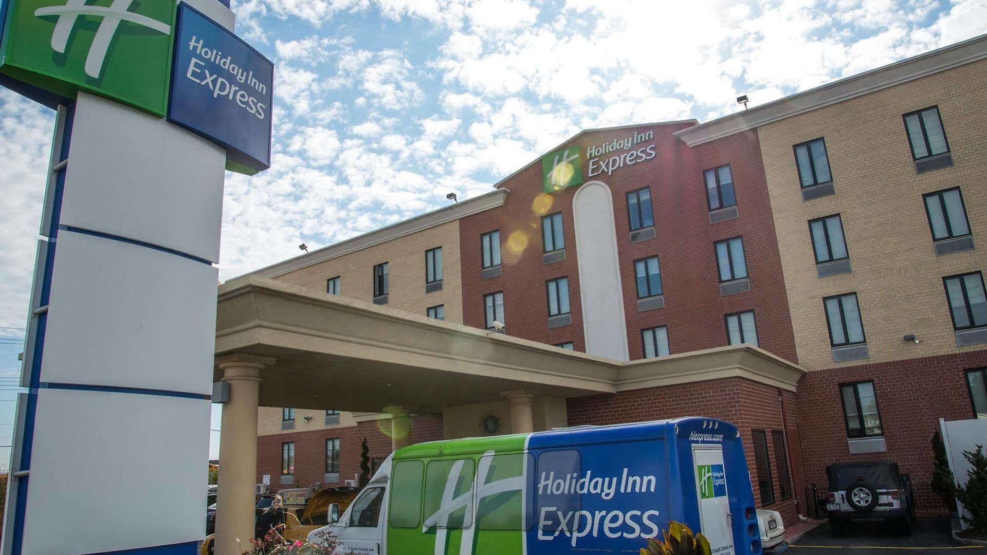 Express Kennedy Airport, An Ihg 3* New York