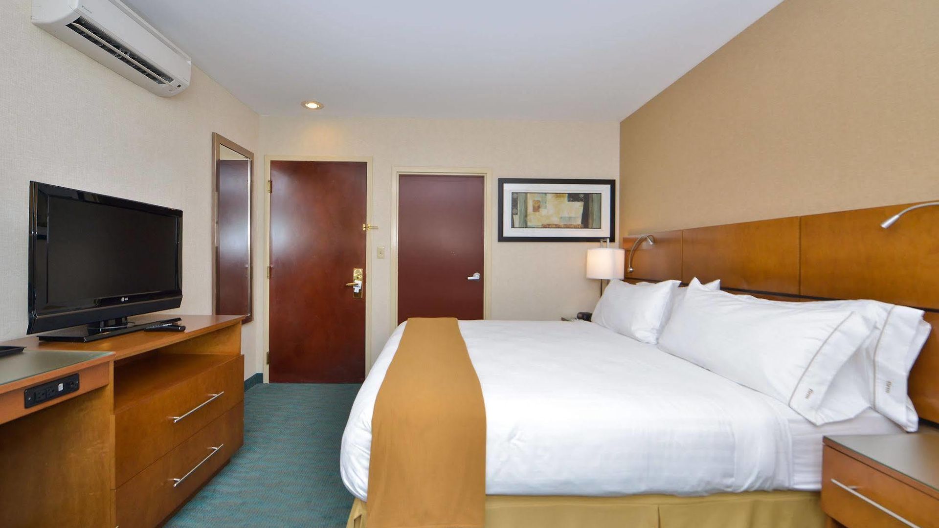 Hotel Express Kennedy Airport, An Ihg New York