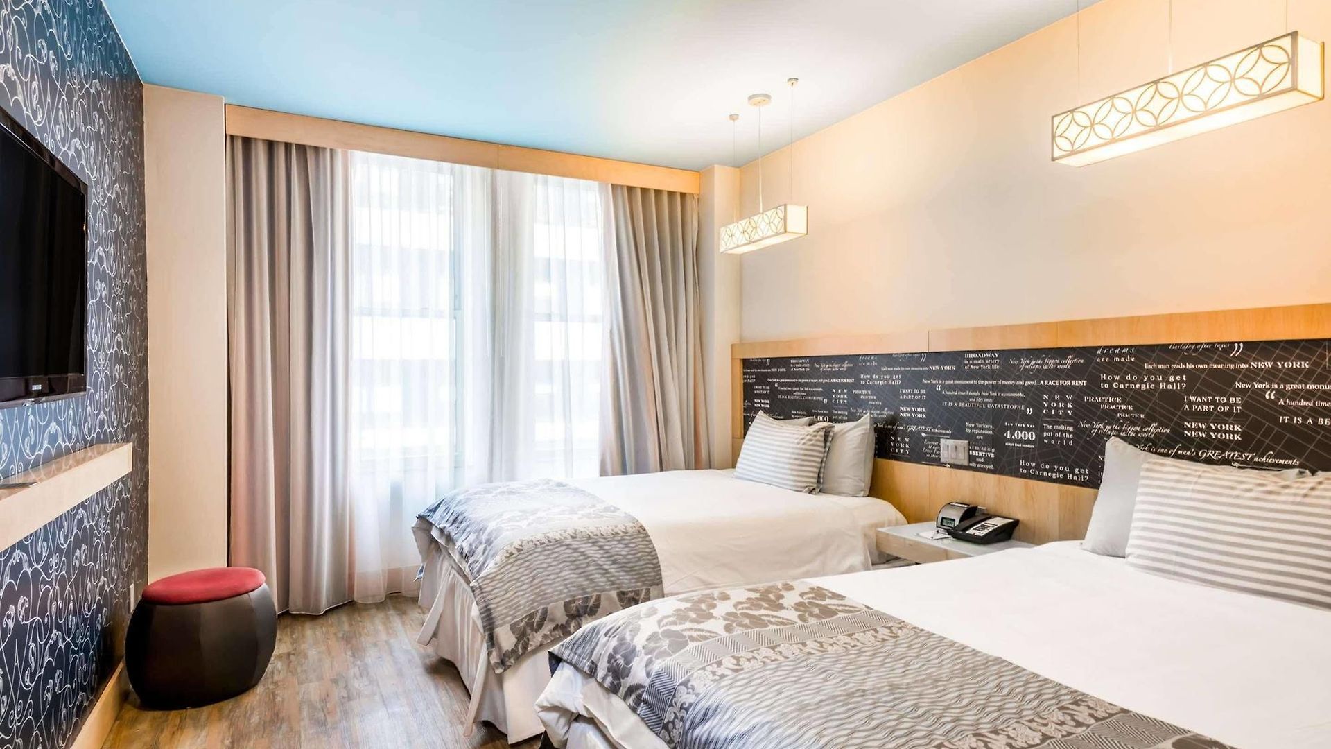 Hotel Courtyard Manhattan/times Square 3*