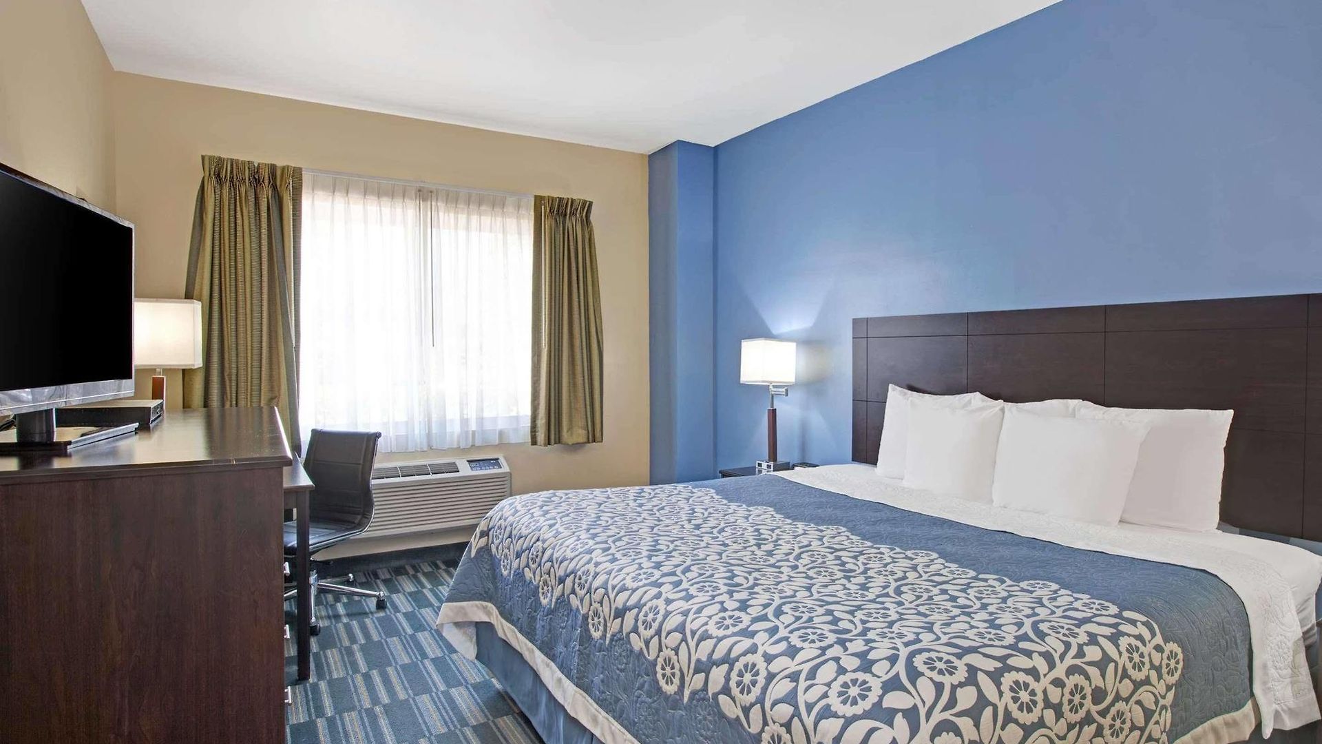 Hotel Days & By Wyndham Ozone Park/jfk Airport New York