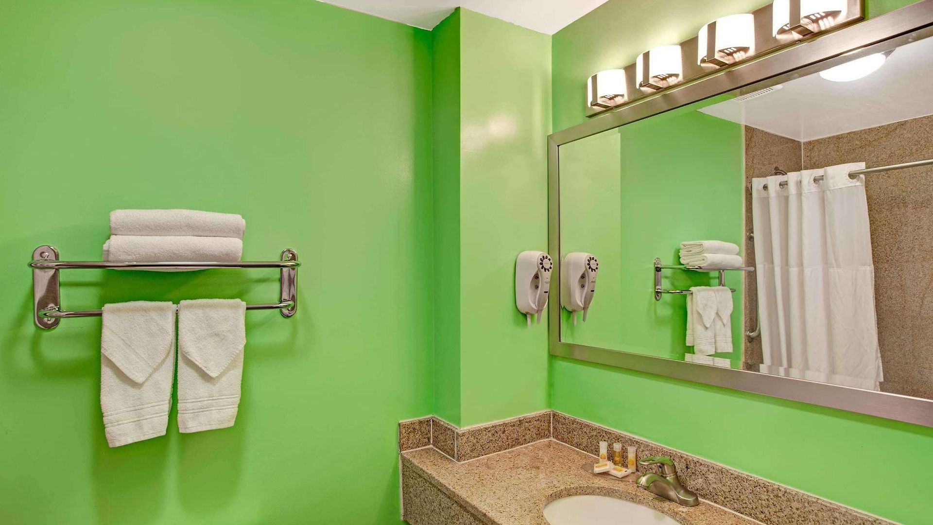 Hotel Days & By Wyndham Ozone Park/jfk Airport 2*