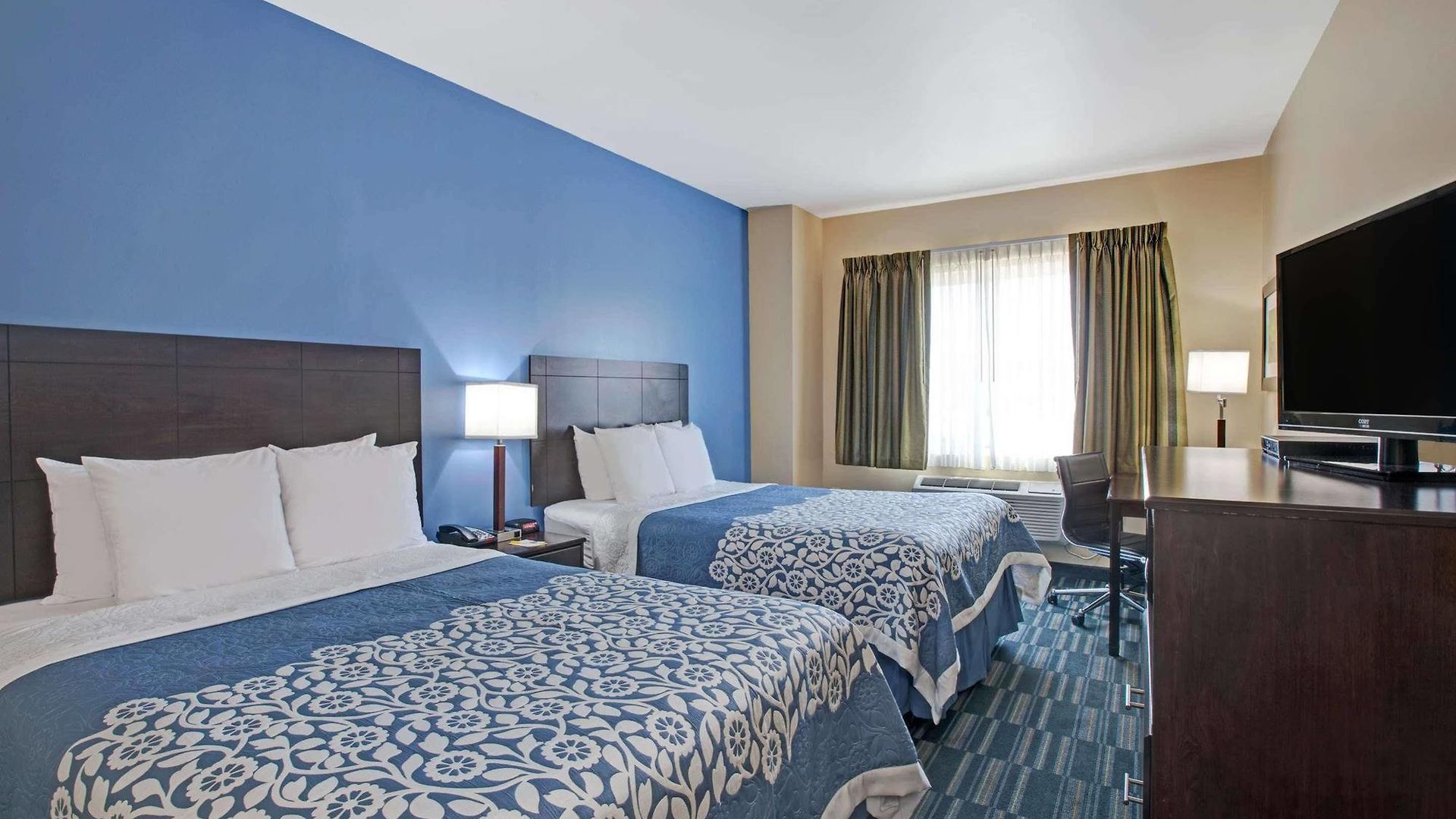Hotel Days & By Wyndham Ozone Park/jfk Airport New York