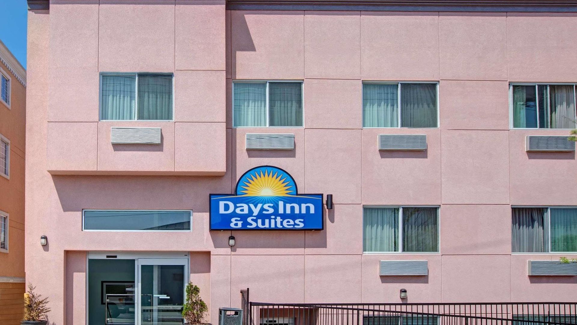 Hotel Days & By Wyndham Ozone Park/jfk Airport New York