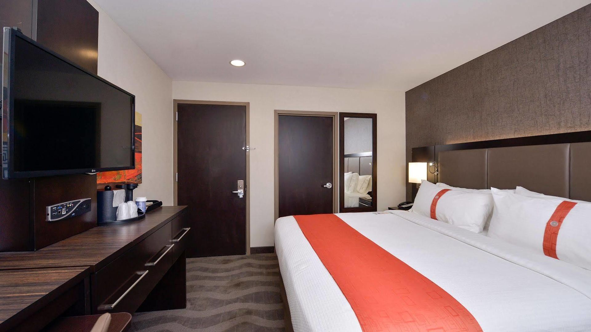 New York-jfk Airport Area, An Ihg Hotel 3*