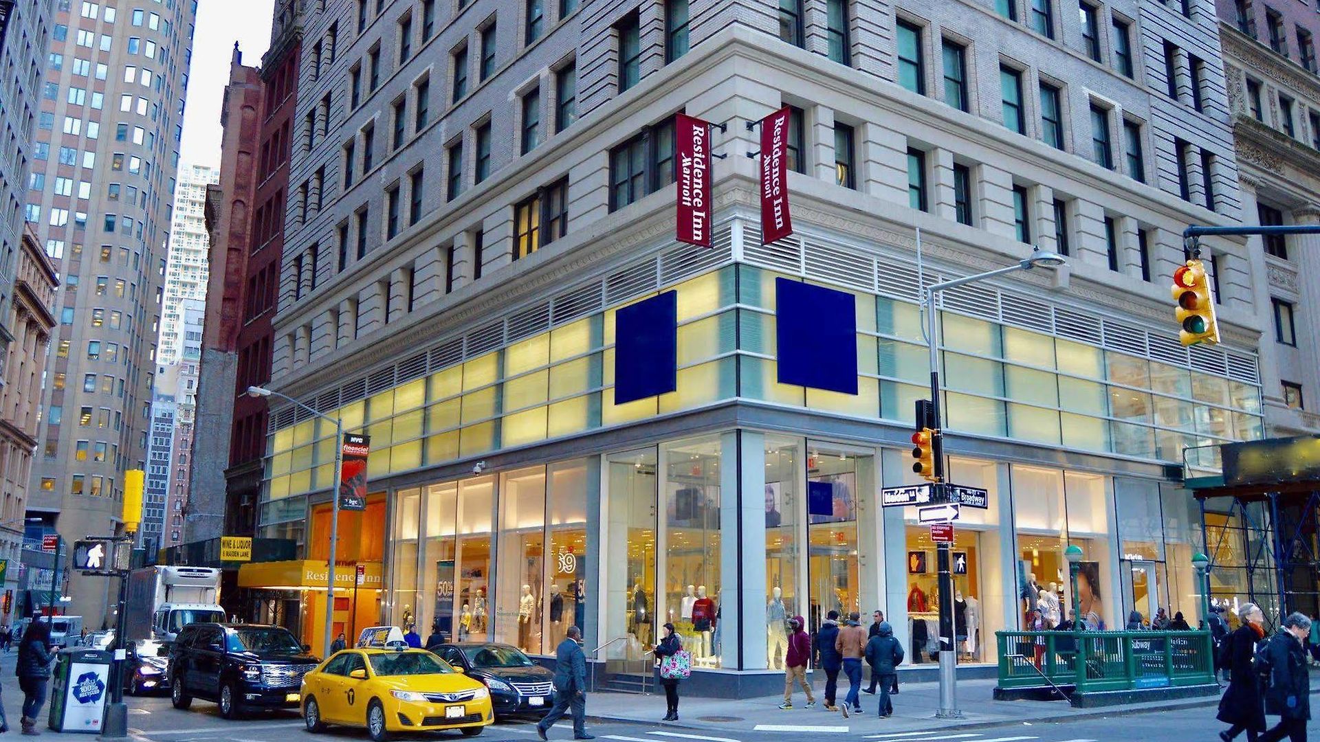 Hotel By Marriott Downtown Manhattan/world Trade Center Area