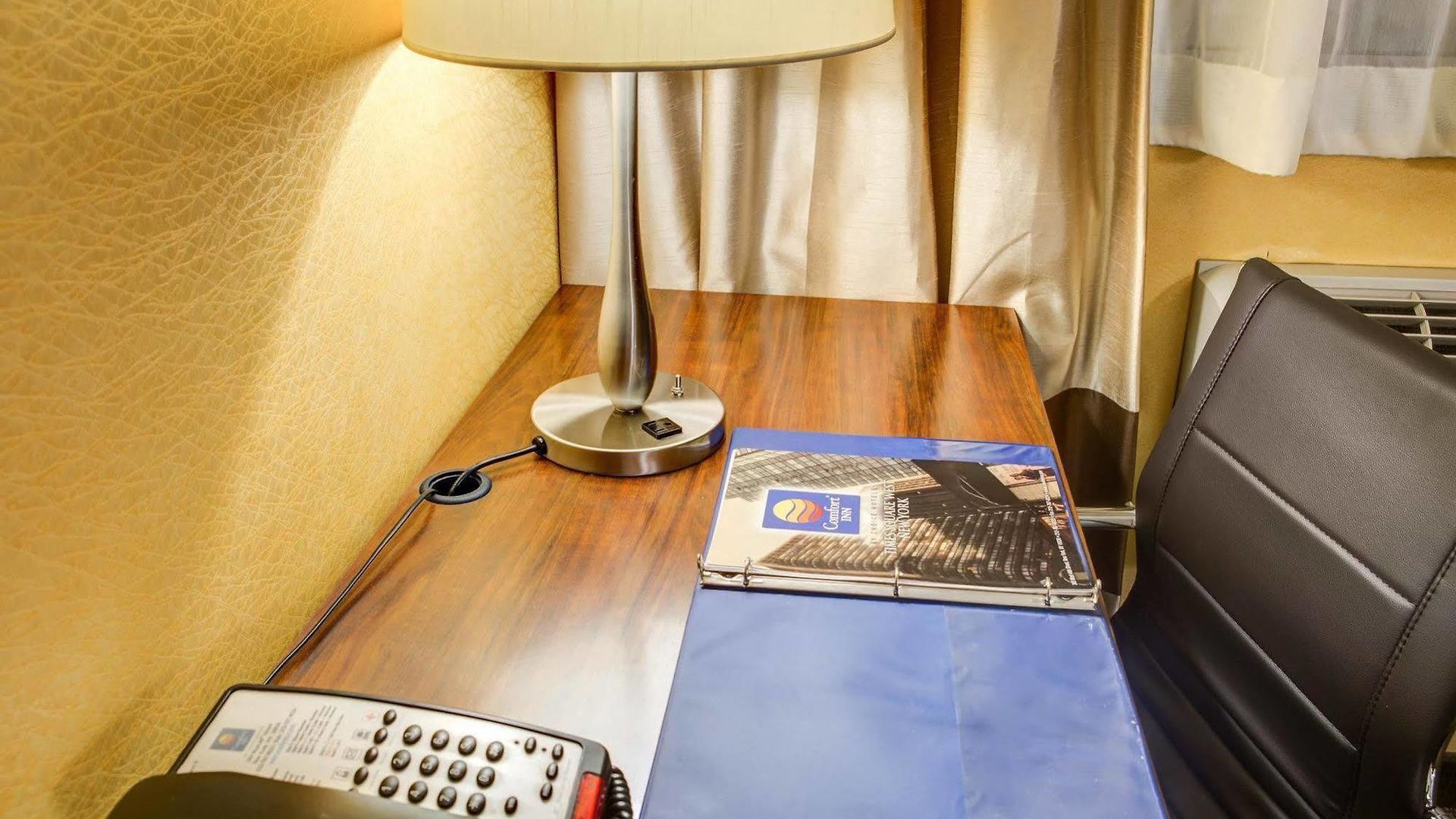 Ramada By Wyndham Times Square West Hotel 3*