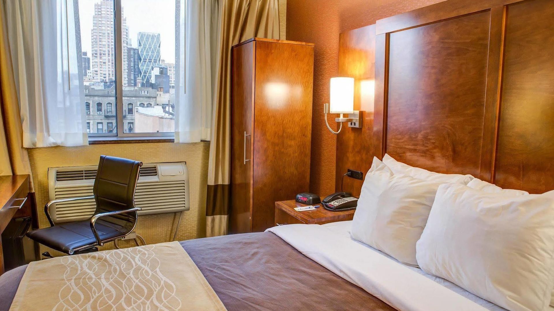 Ramada By Wyndham Times Square West