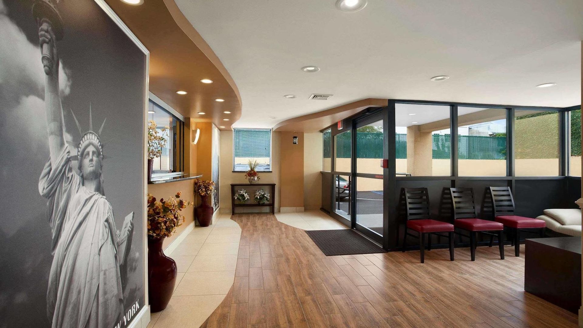 Super 8 Bronx Hotel