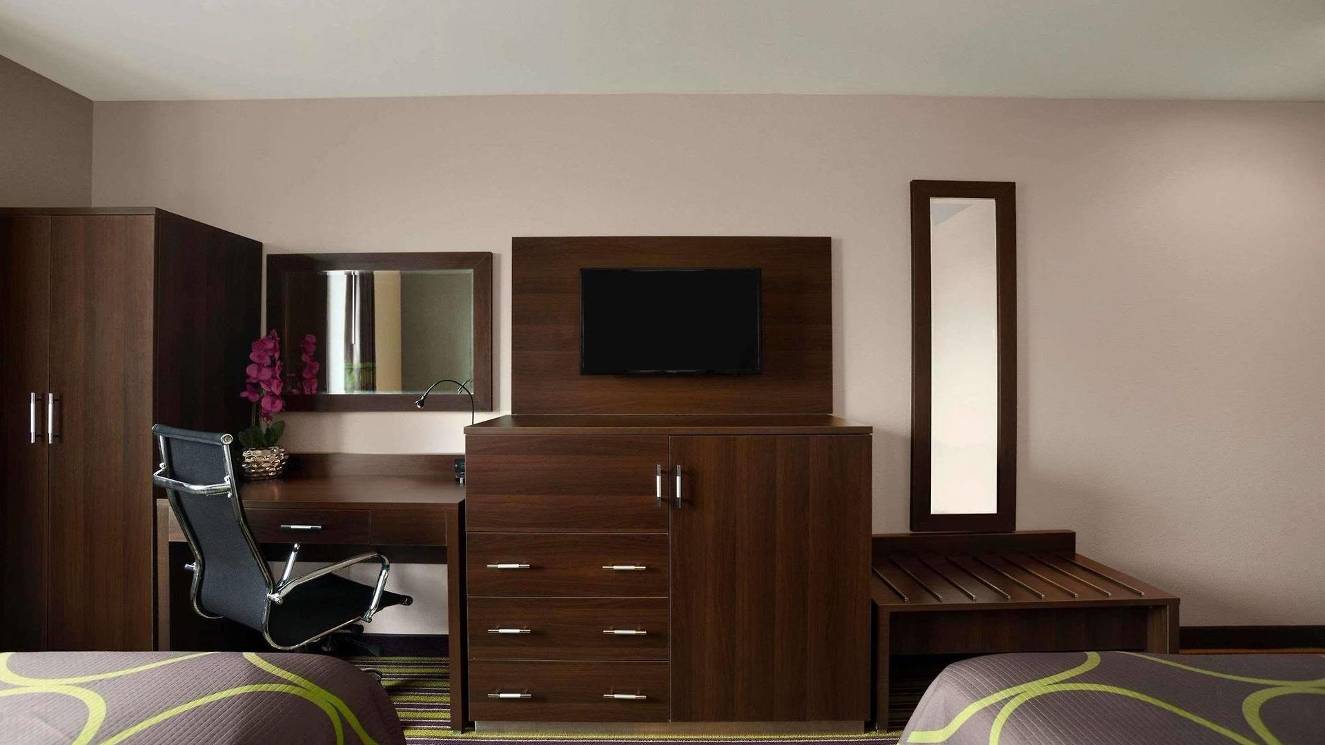 Super 8 Bronx Hotel New York