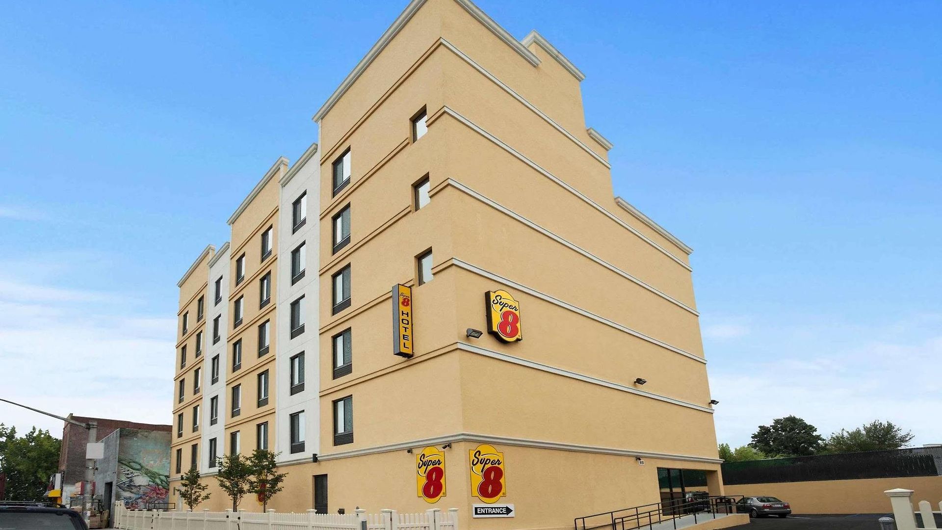Hotel Super 8 Bronx