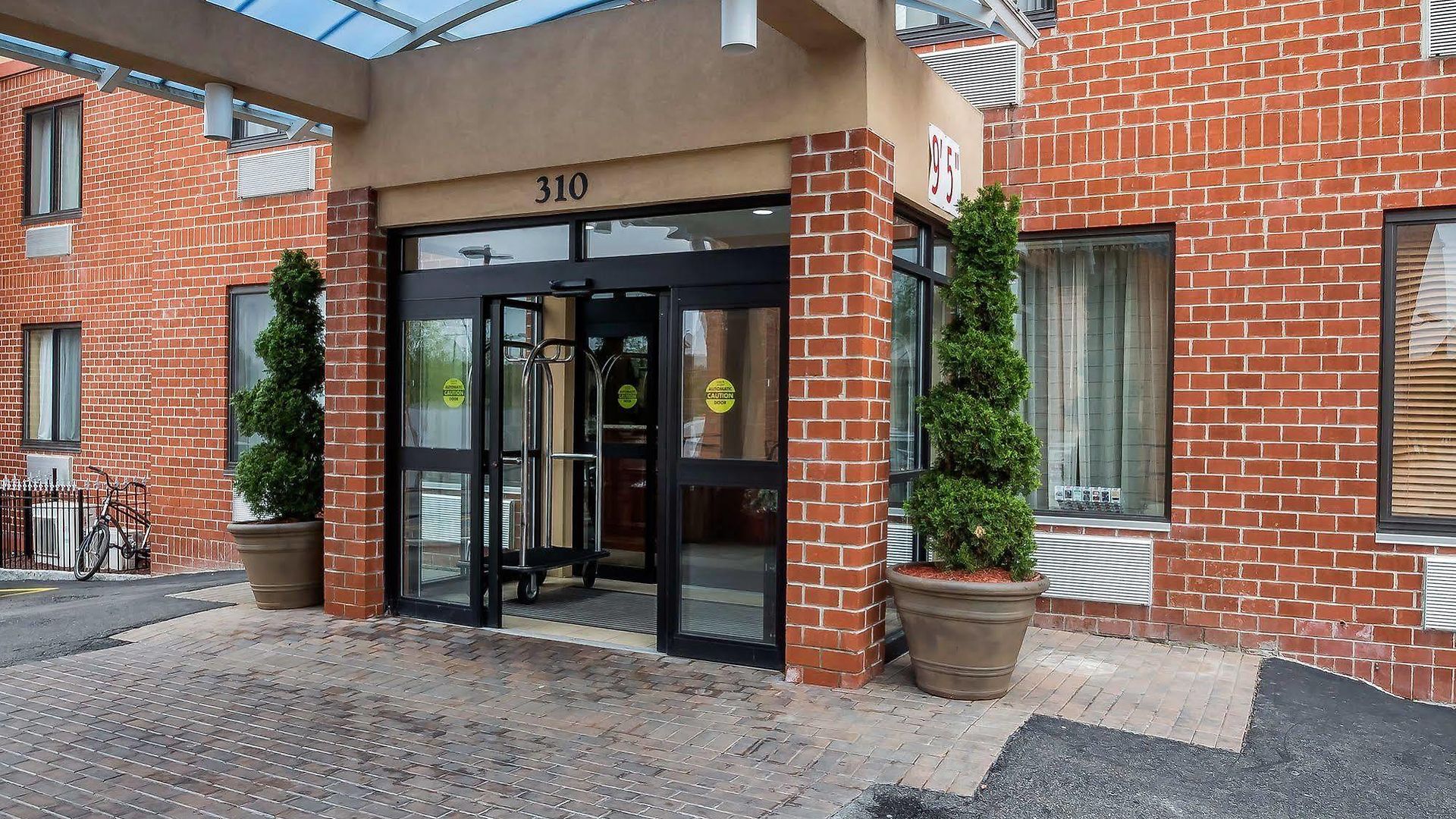 Comfort Staten Island Inn