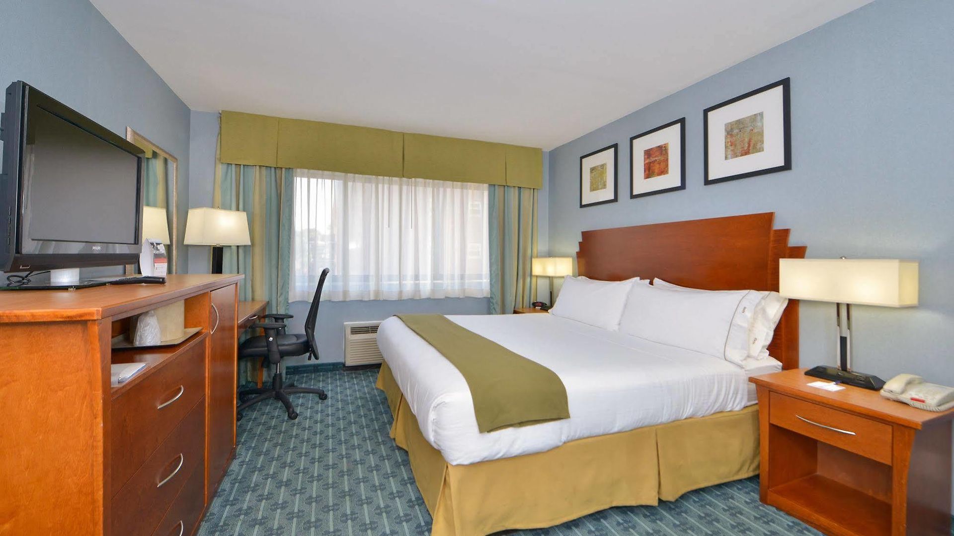 Express Laguardia Airport, An Ihg New York