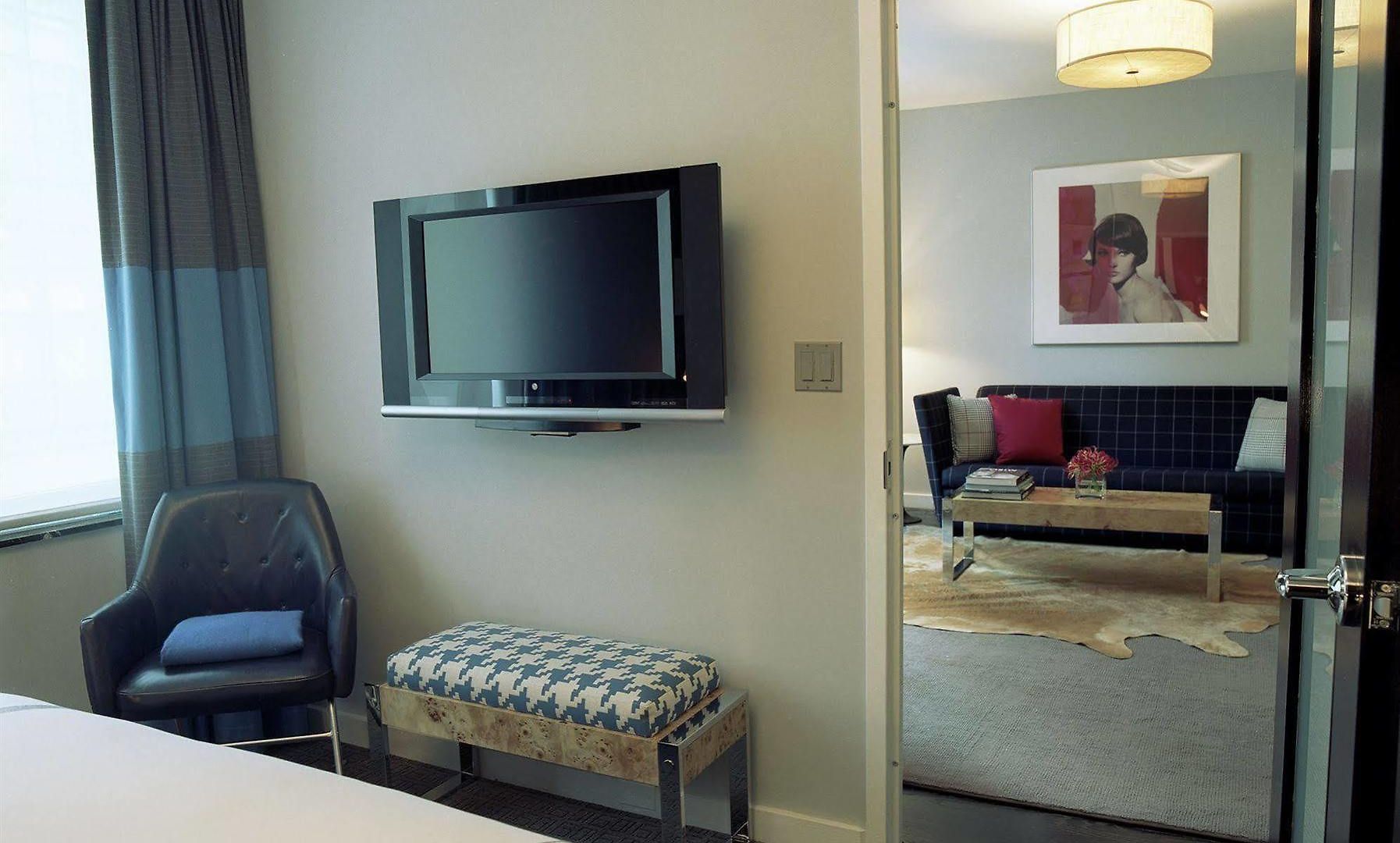 6 Columbus Park 4*