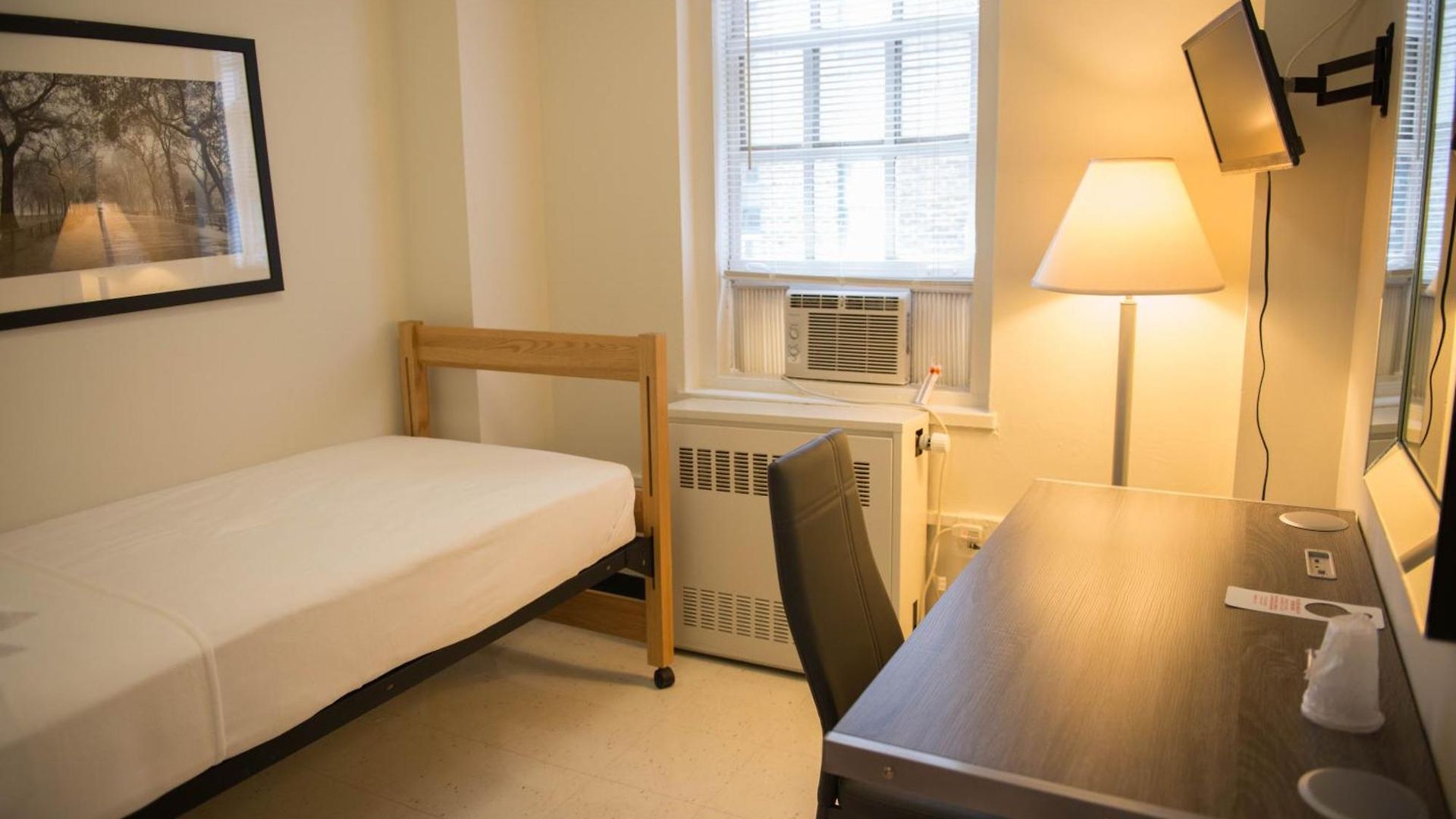 Hostel West Side Ymca *