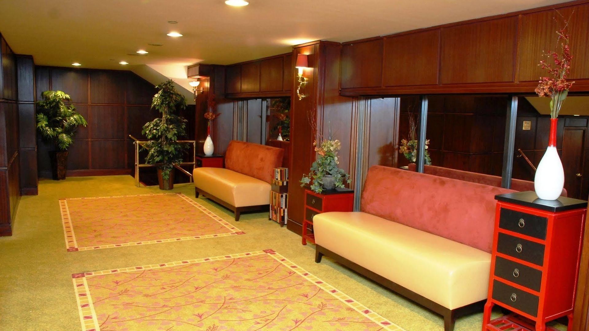 Hotel The Skyline New York