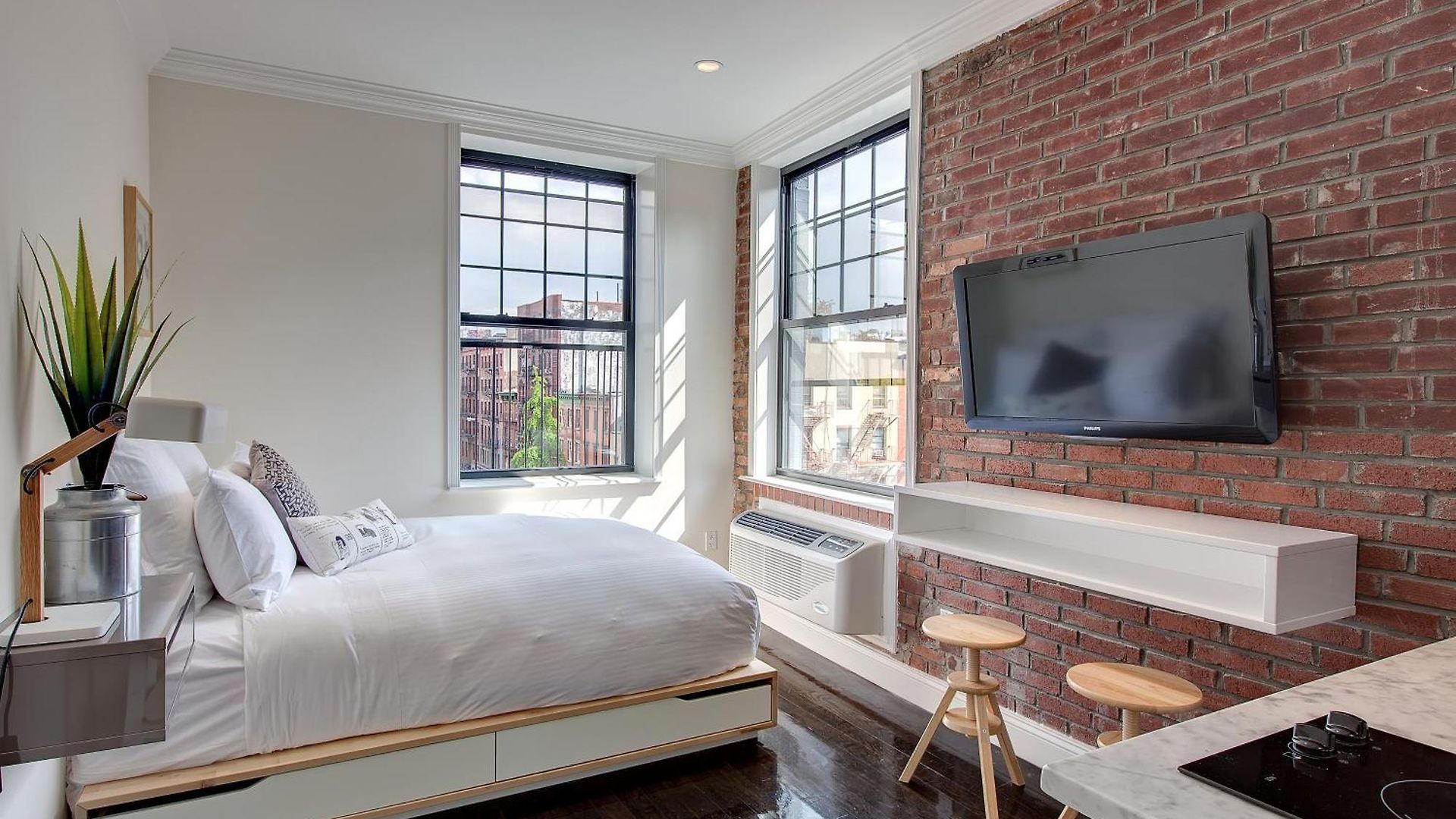 East Village Hotel 3*