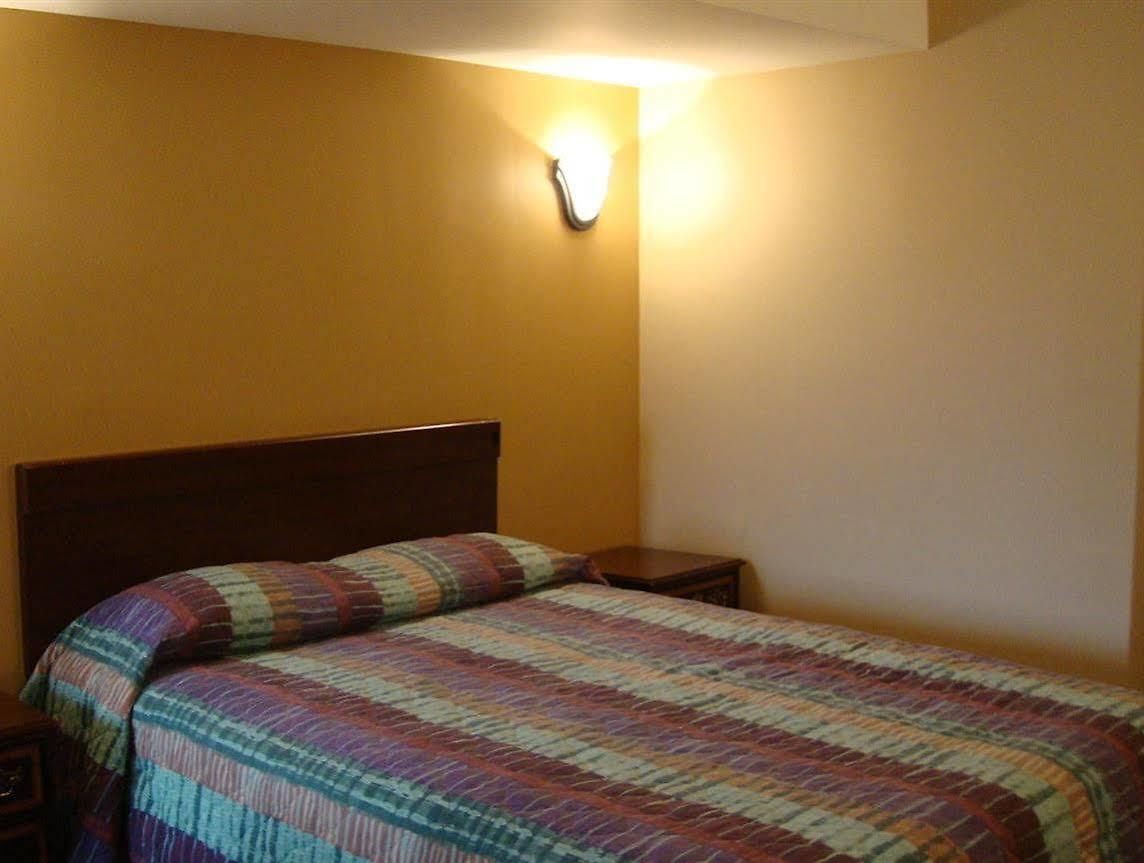 Hotel Oasis In Brooklyn 2*