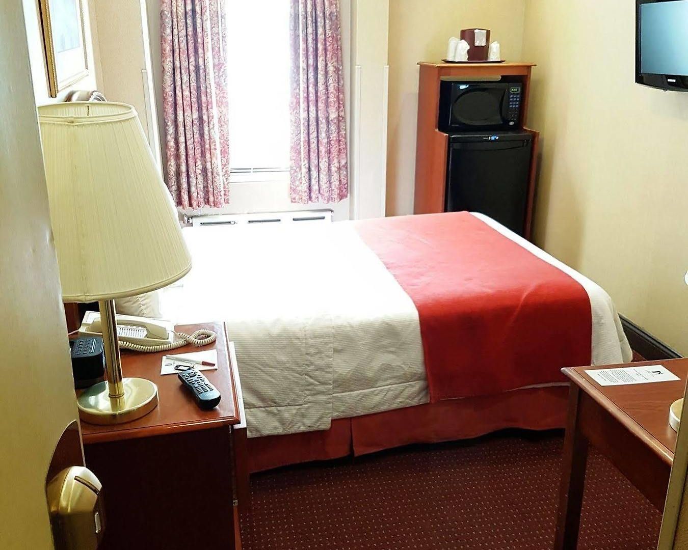 Hotel Newton 3*