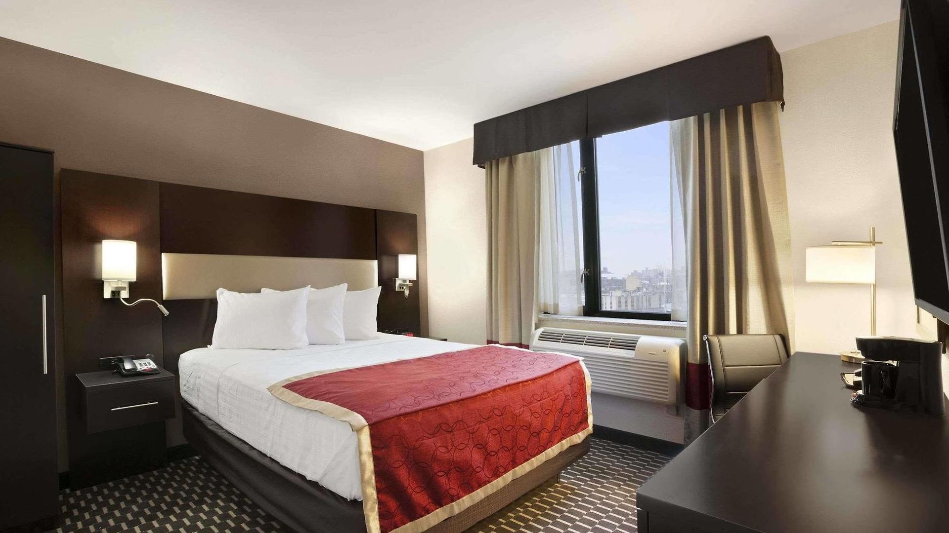 Howard Johnson By Wyndham Jamaica Ny Near Airtrain Jfk Hotel New York