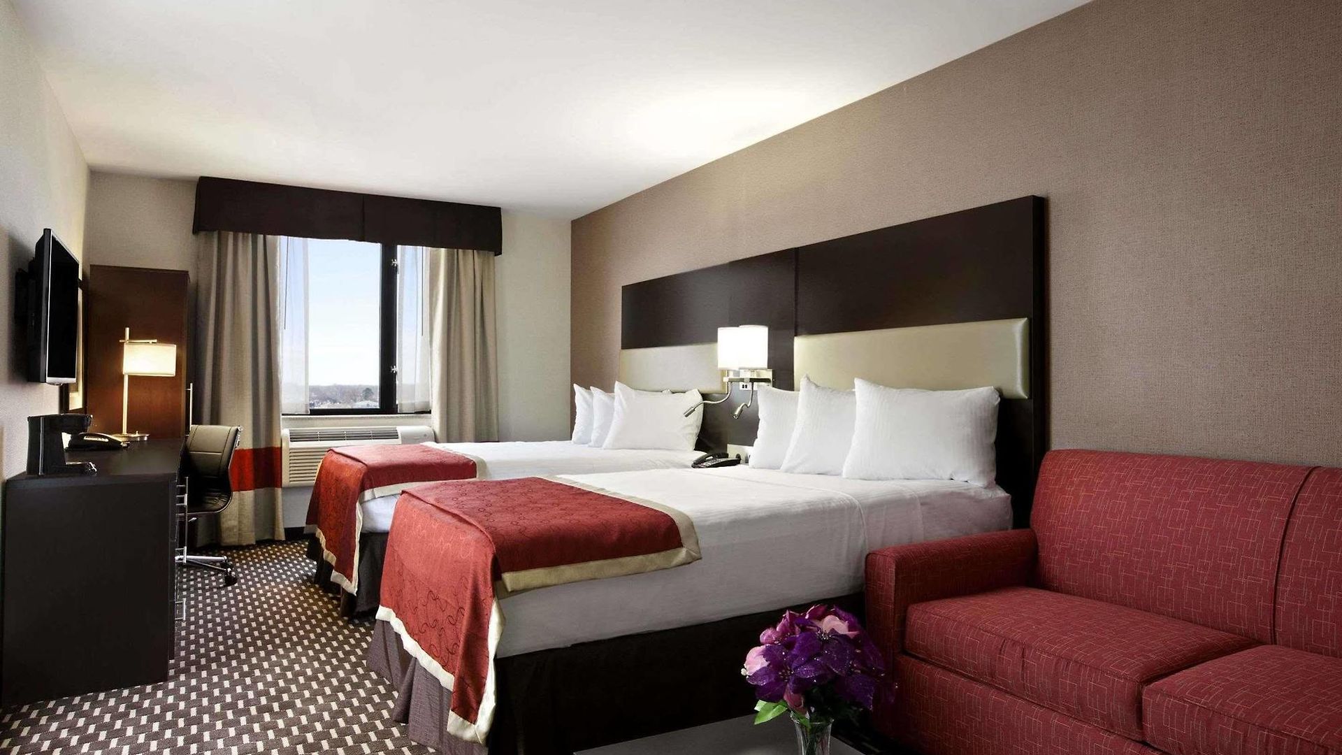 Howard Johnson By Wyndham Jamaica Ny Near Airtrain Jfk Hotel