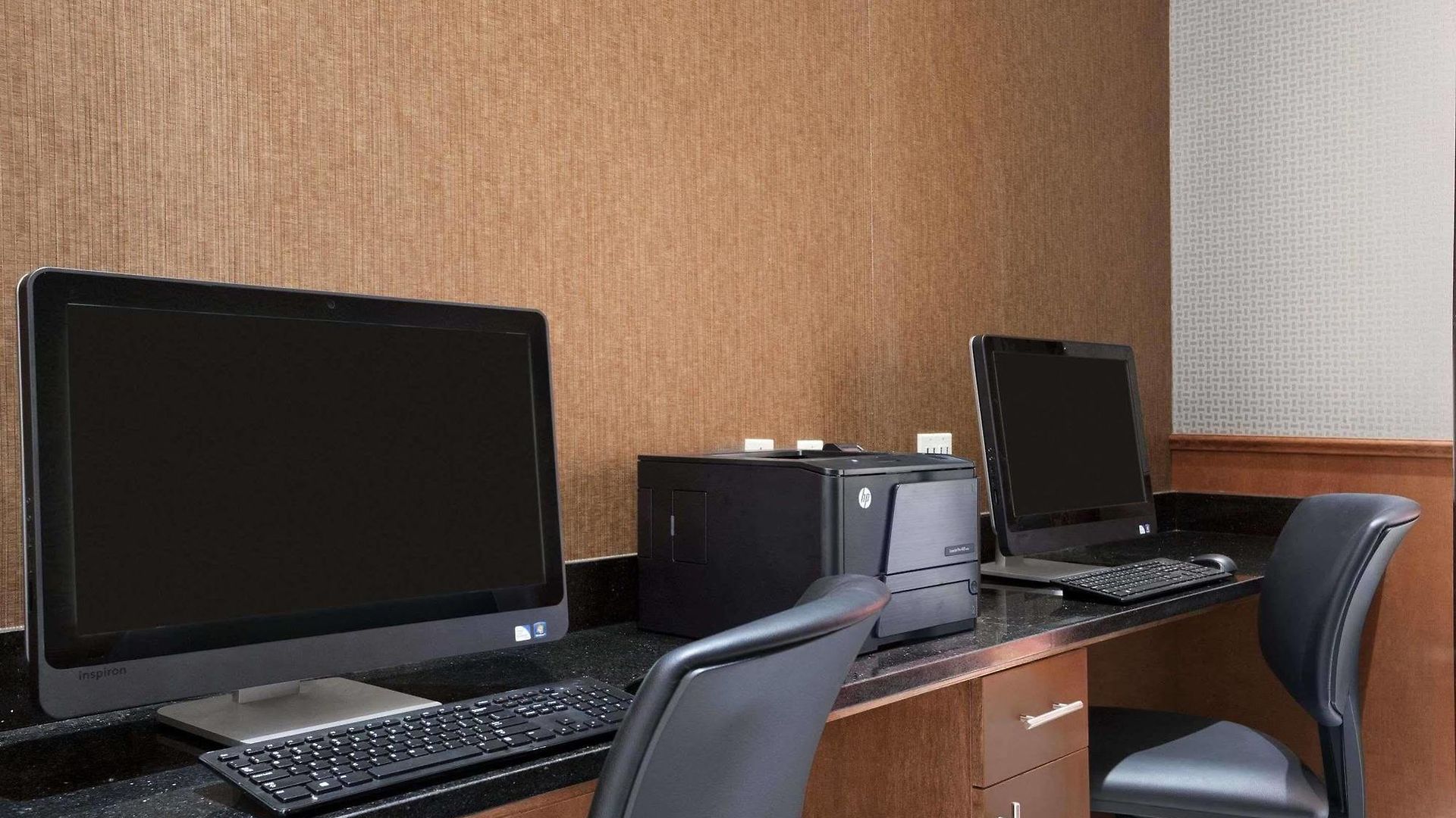 Howard Johnson By Wyndham Jamaica Ny Near Airtrain Jfk Hotel 3*