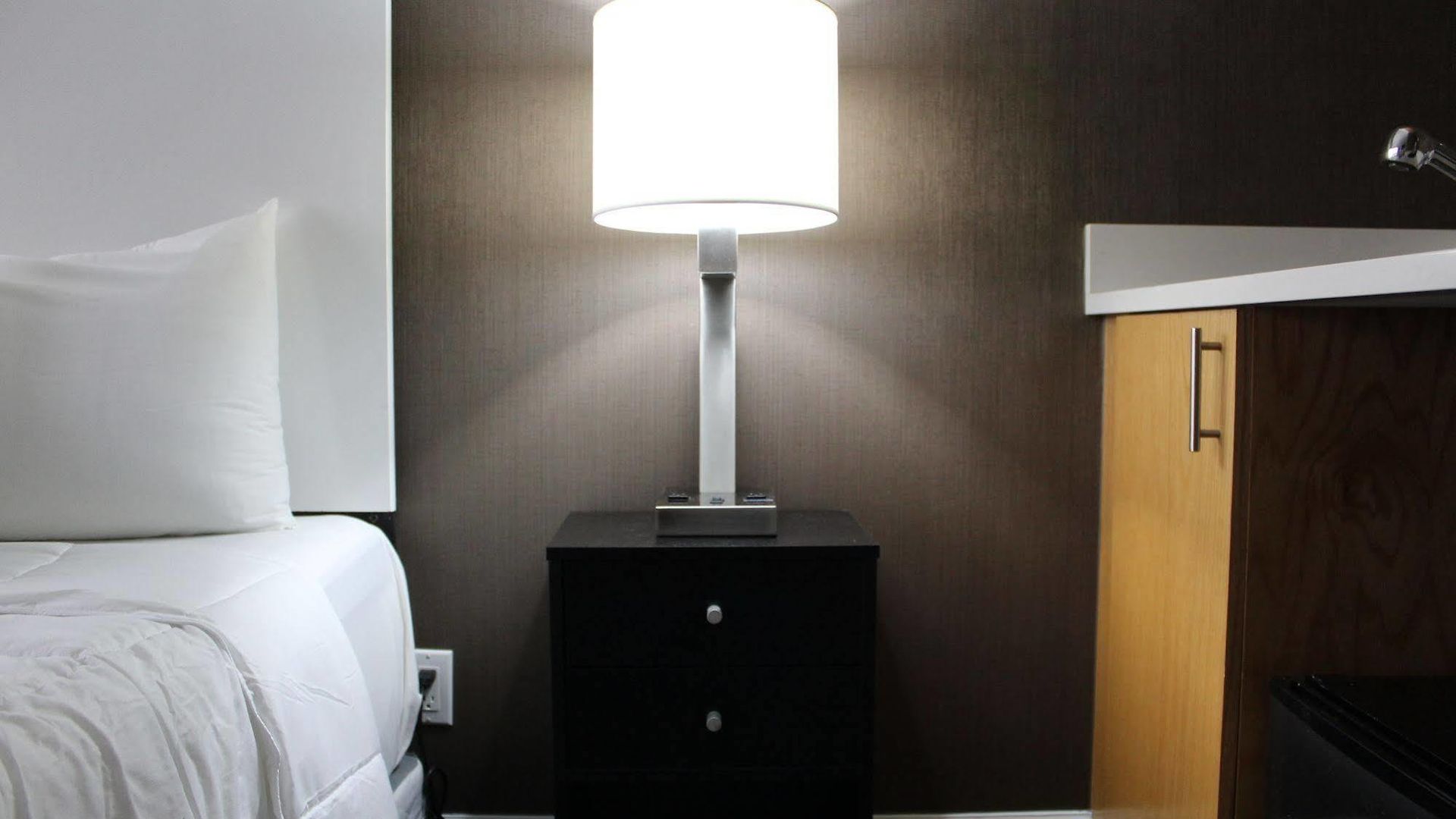 Cliff Hotel 3*