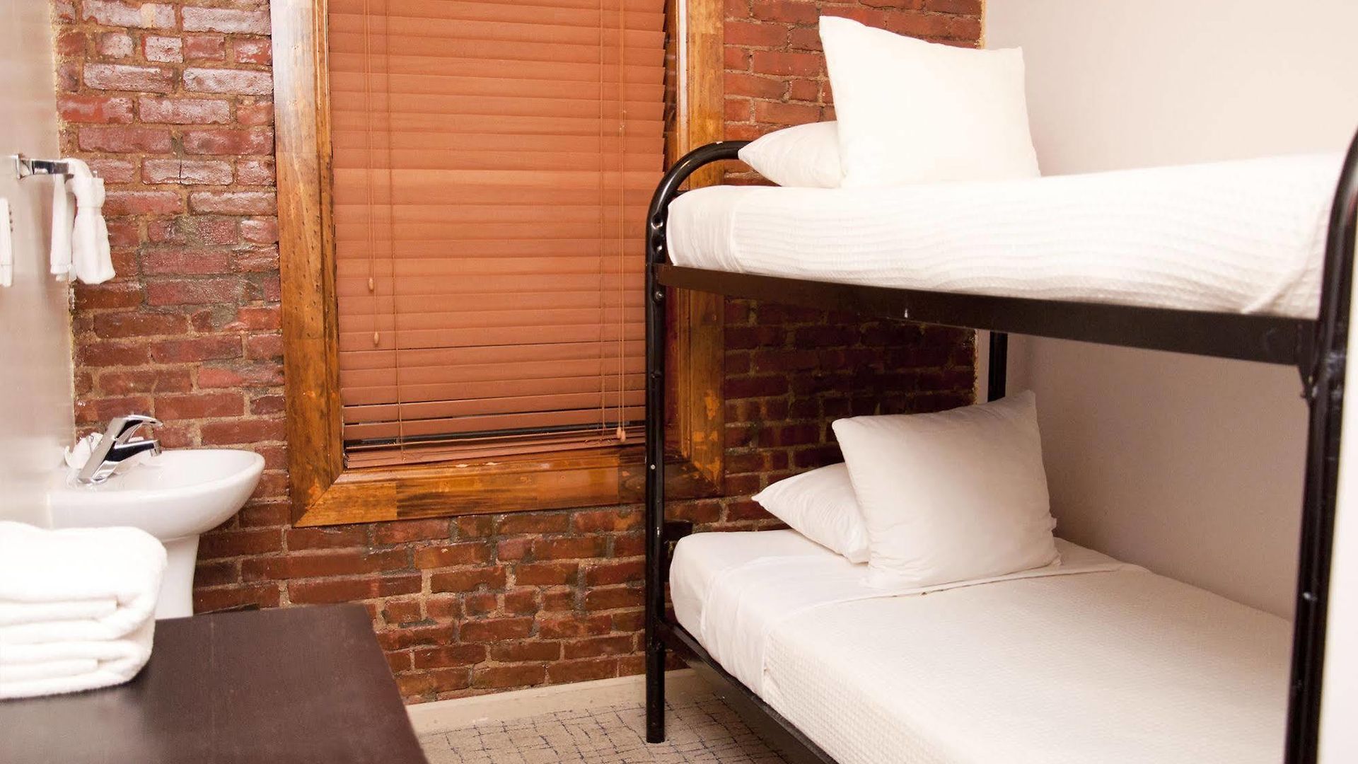 Royal Park Hostel New York
