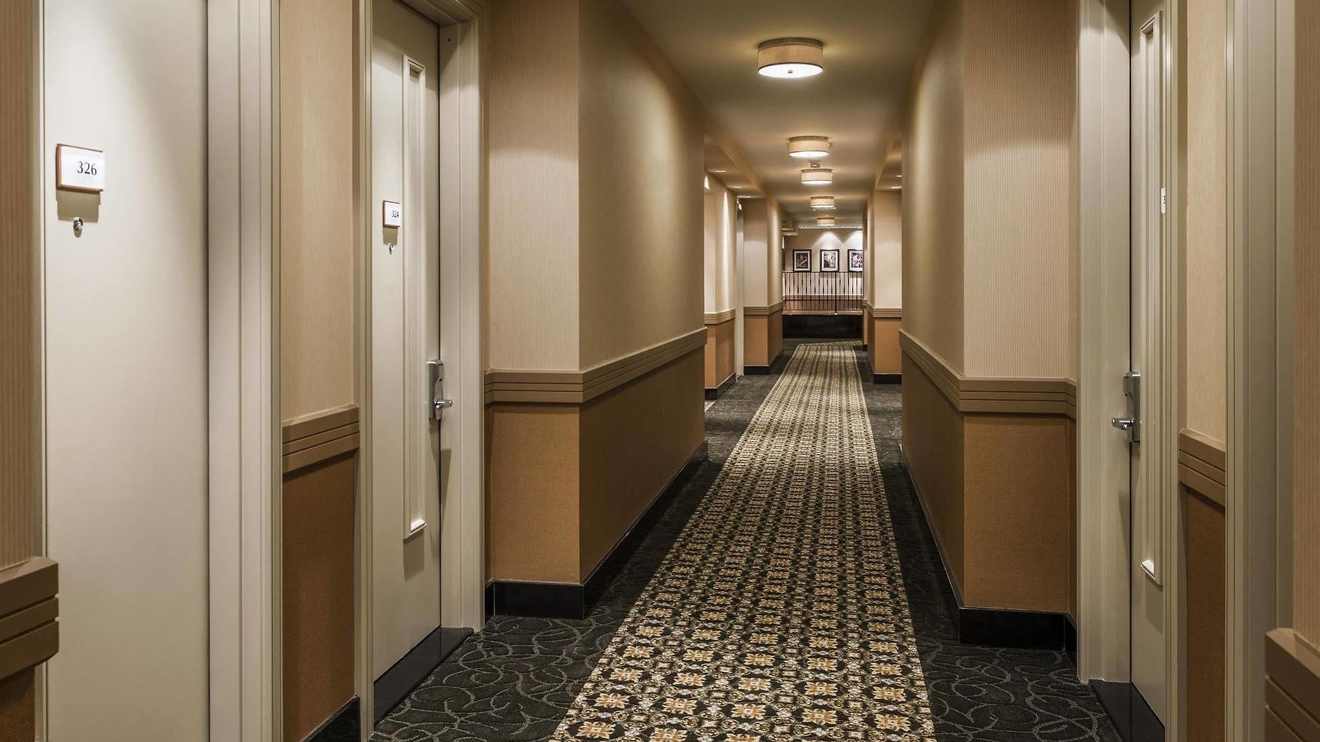 Opera House Hotel 3*
