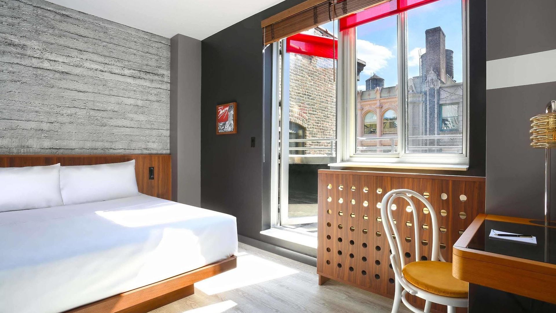 Henri Hotel